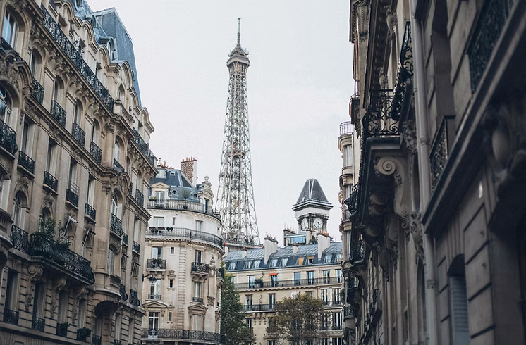 Paris Highlights self-guided walking tour with smartphone app