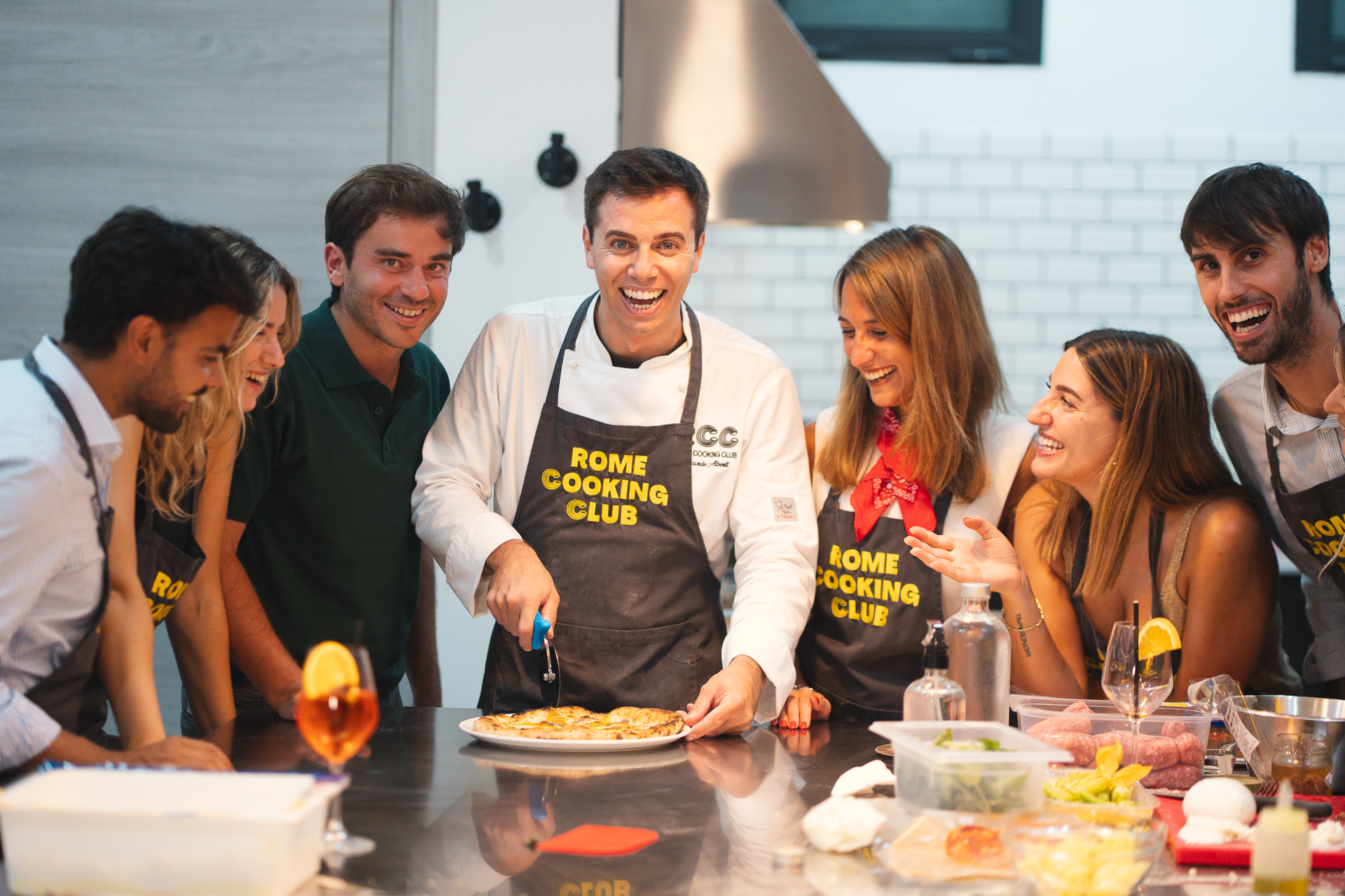 Rome: Pizza Making Class with Aperol Spritz