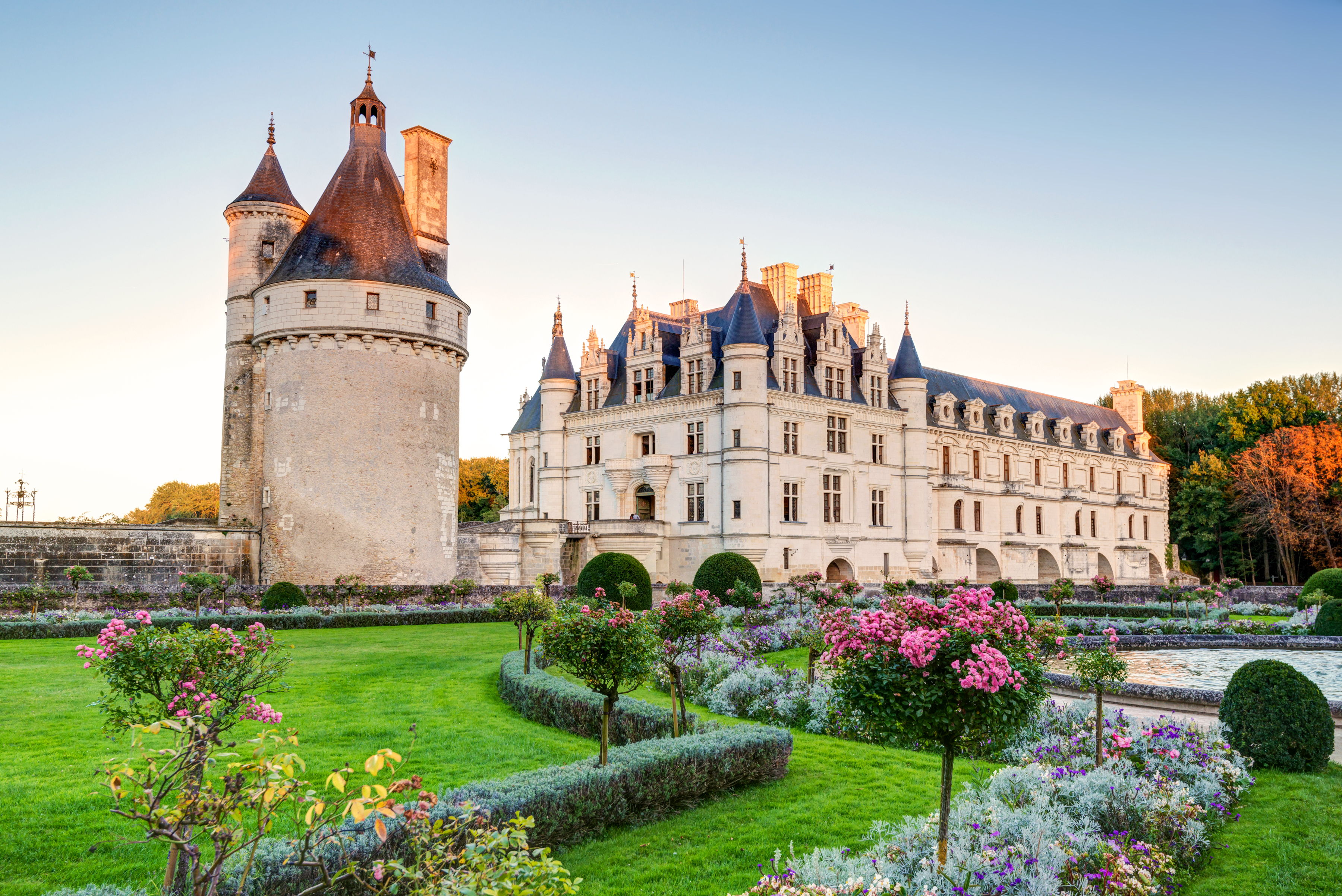 Loire Valley Castles Tour with Paris Hotel Pickup