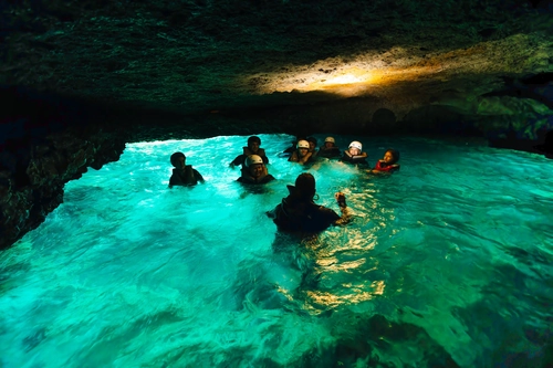 Mallorca: Kayak, Sea Cave, Cliff Jumping and Snorkeling Tour