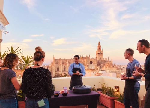 PAELLA COOKING CLASS & 30-MINUTE LOCAL EXPERT Q&A
