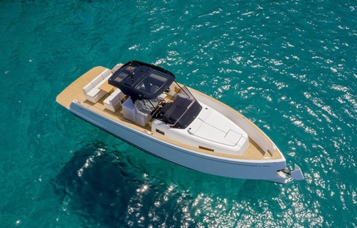 Super luxury private powerboat cruise