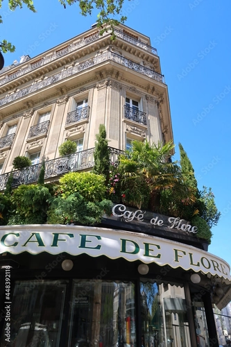 Hemmingway in Paris Historical Walking Tour