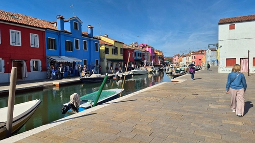 The gems of the lagoon. Torcello Burano Murano with a real local!