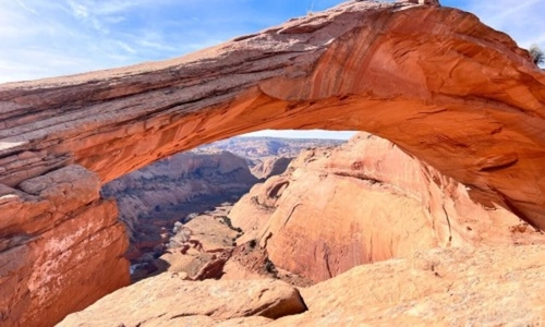Eggshell Arch 4x4 Tour with Hotel Pickup at Page, Arizona