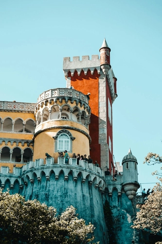 Sintra Half-Day Guided Tour with Pena Palace Tickets Included