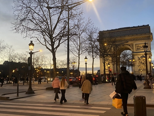 Paris, your private guide & driver
