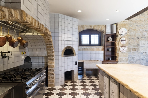 Tenute Baglio Passofondo: Discovering the Traditional Sicilian Pizza