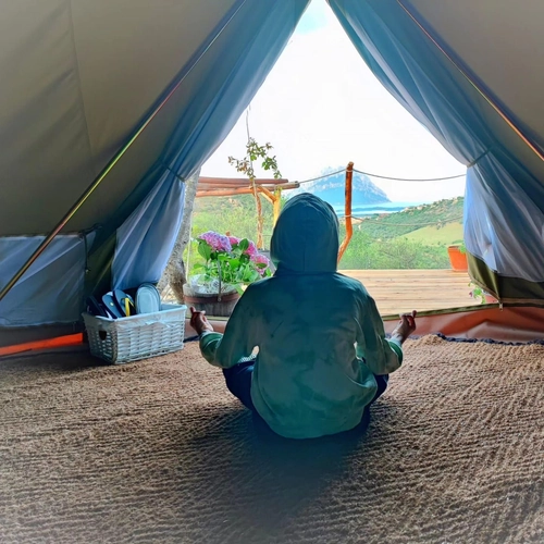 Luxury Glamping Tent (1 week)